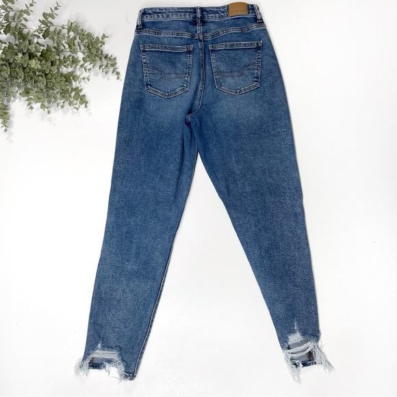 AMERICAN EAGLE • Highest Rise Mom Jean - Picture 9 of 10
